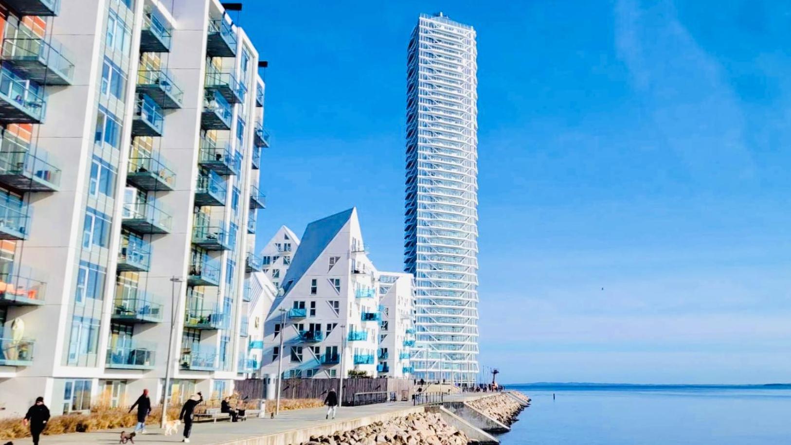 Cozy - Lighthouse By The Sea Apartment *